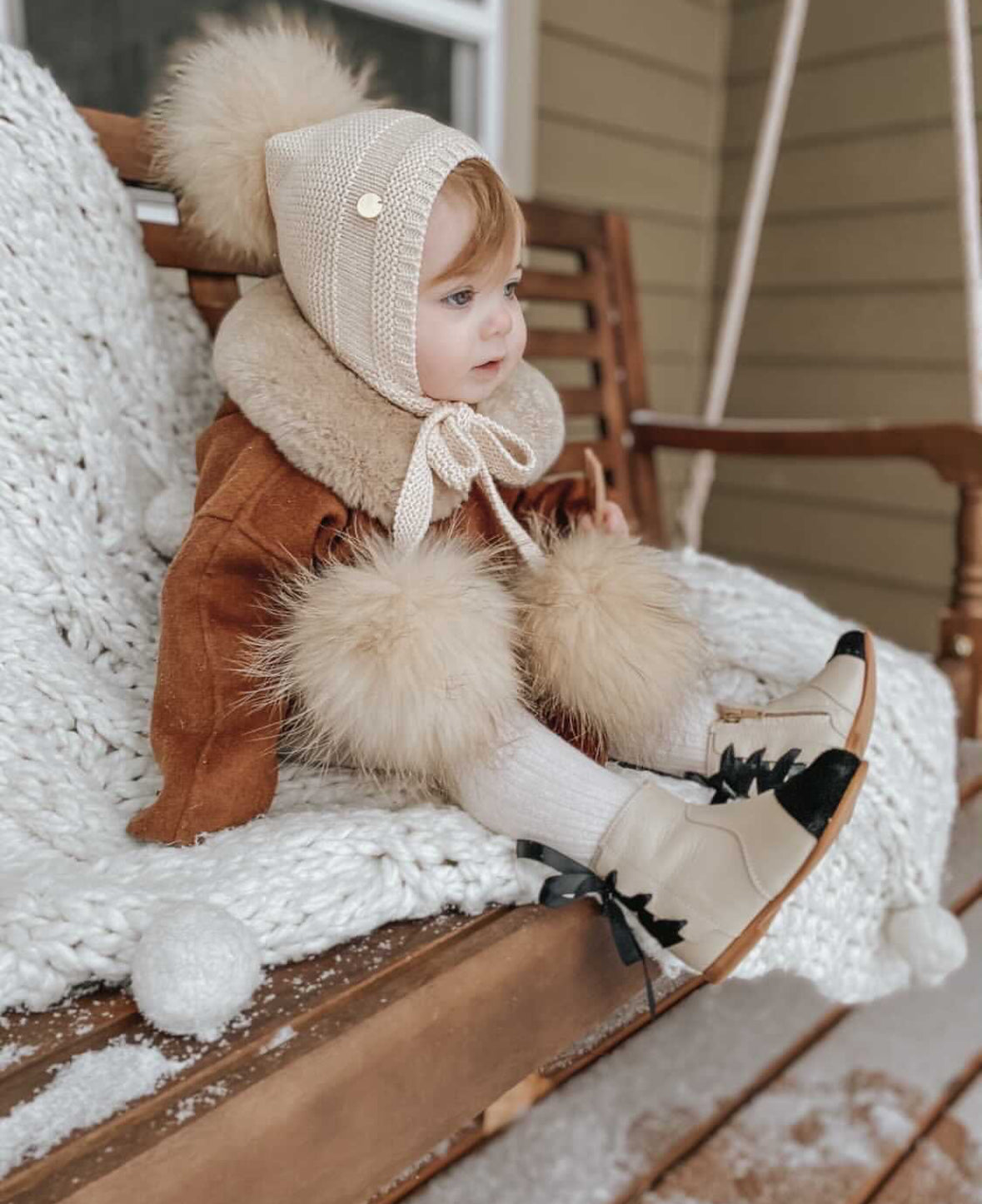 Bonnet Pasha à trois pompons en coton/laine avoine
