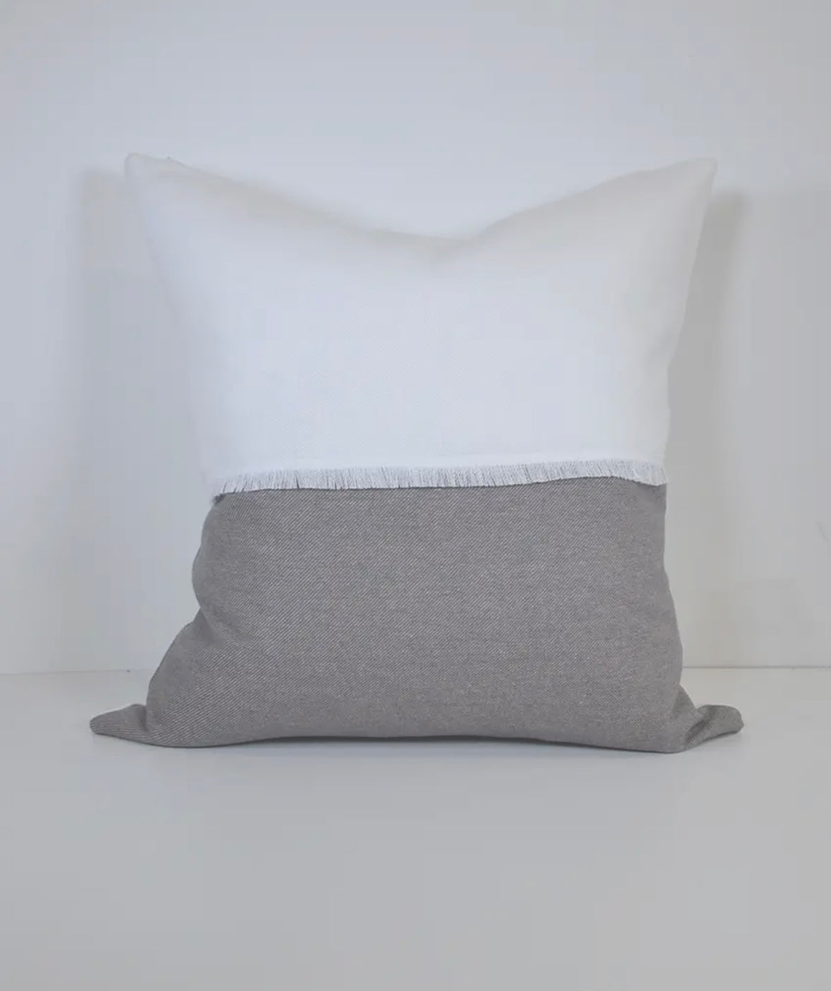 Madrid Linen Pillow with down insert